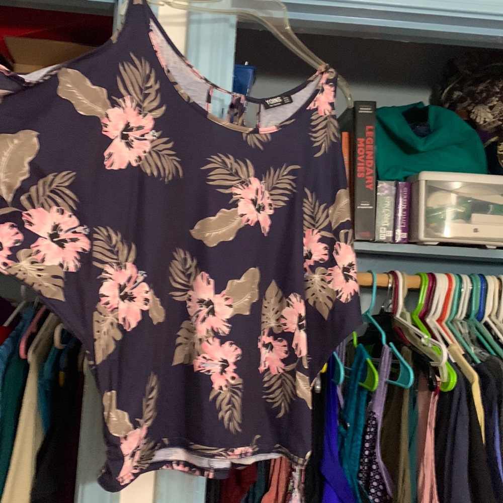 Off shoulder, tropical floral pattern, large